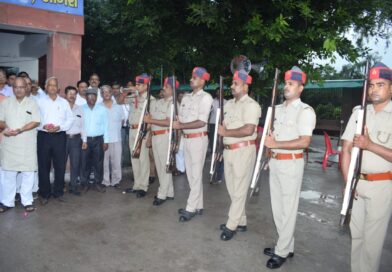 विश्व का पहला और एकमात्र शहर है आगरा जहाँ लावारिस अस्थियों को पुलिस देती है सलामी!